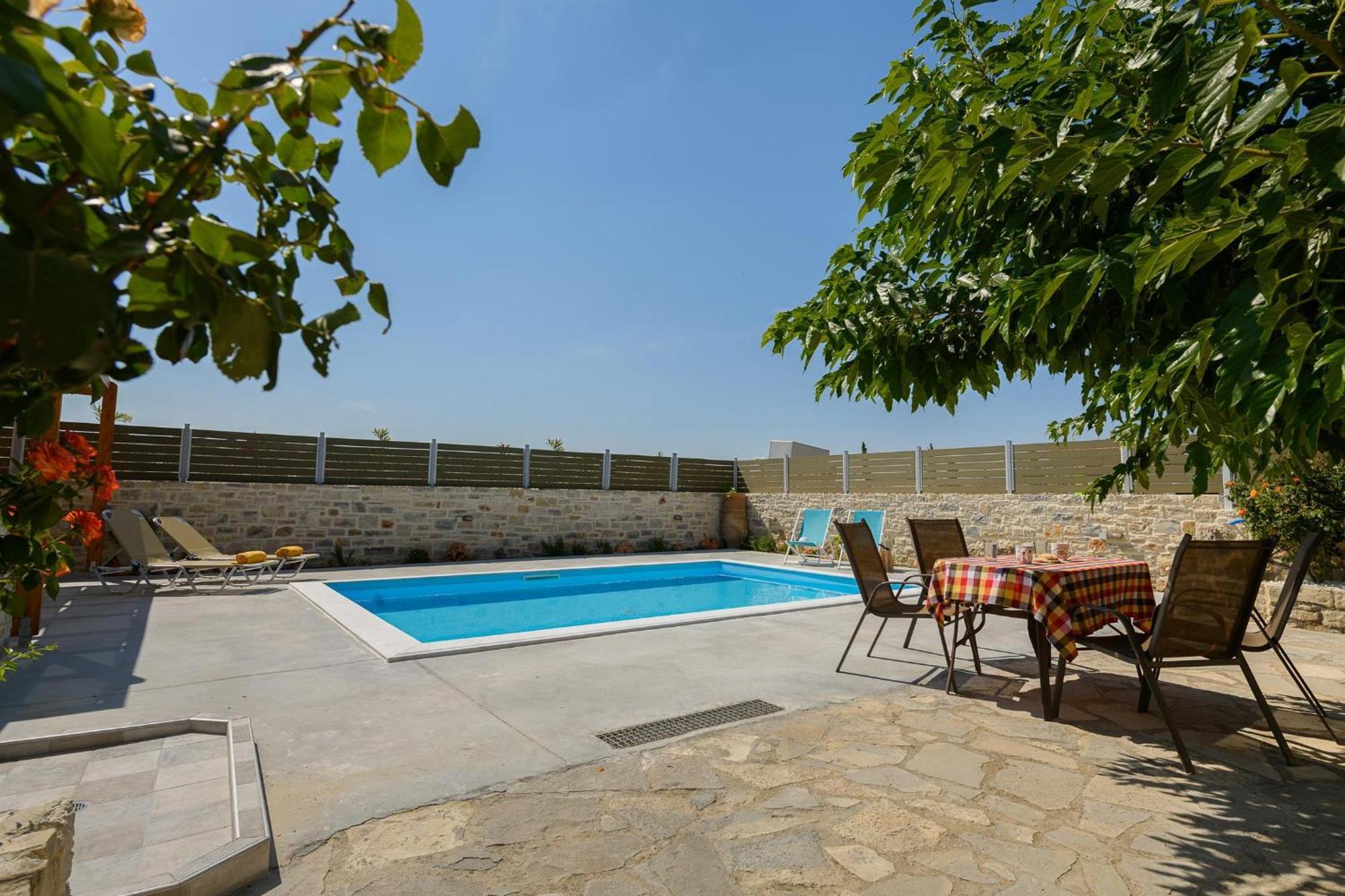 Orelia Cretan Deluxe Apartments Kamilari Exterior photo